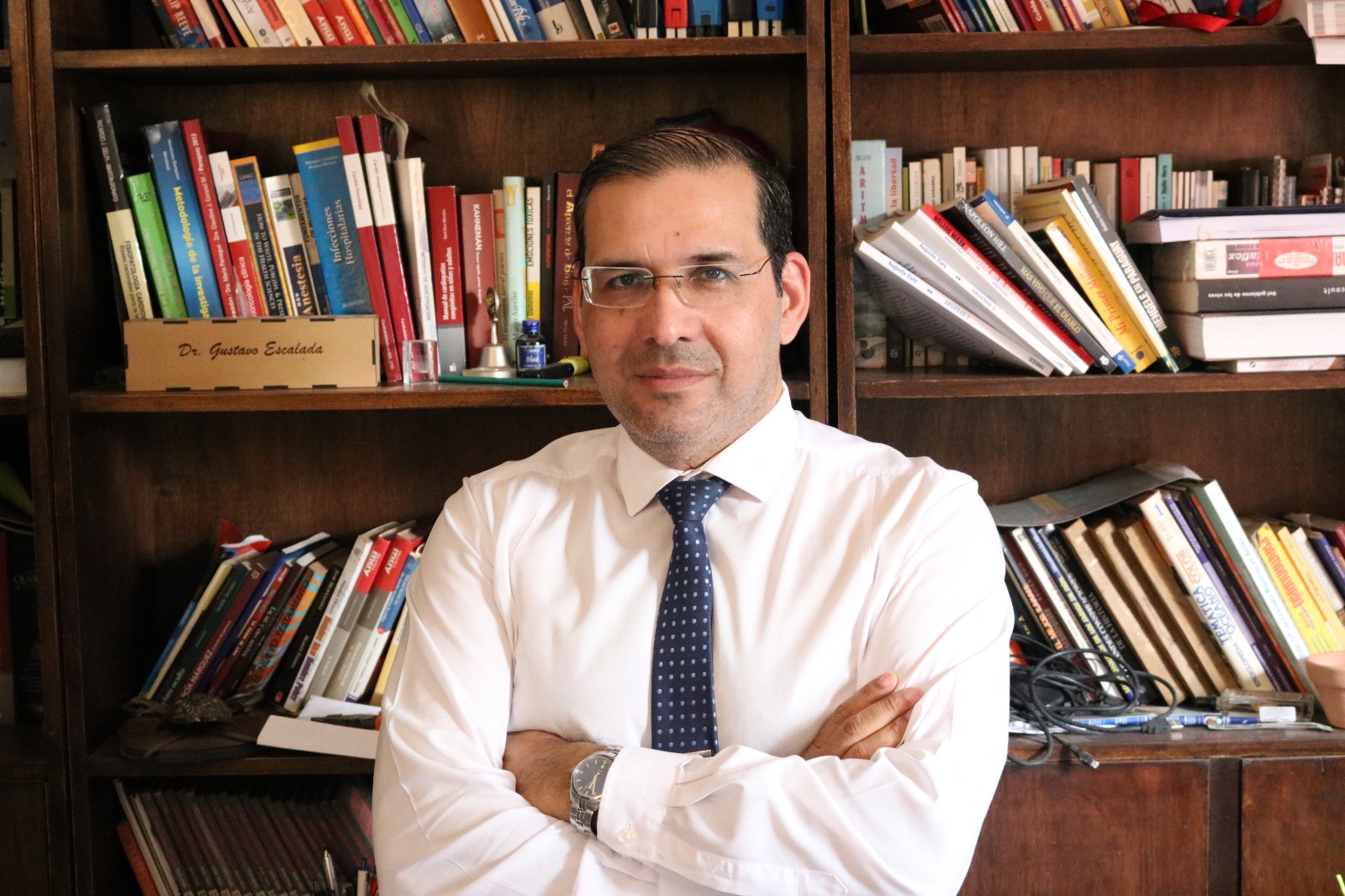 Dr. Gustavo Escalada